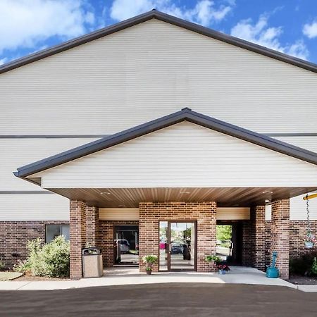 Americinn By Wyndham Columbus Wisconsin Экстерьер фото