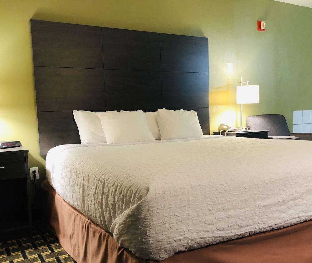 Americinn By Wyndham Columbus Wisconsin Экстерьер фото
