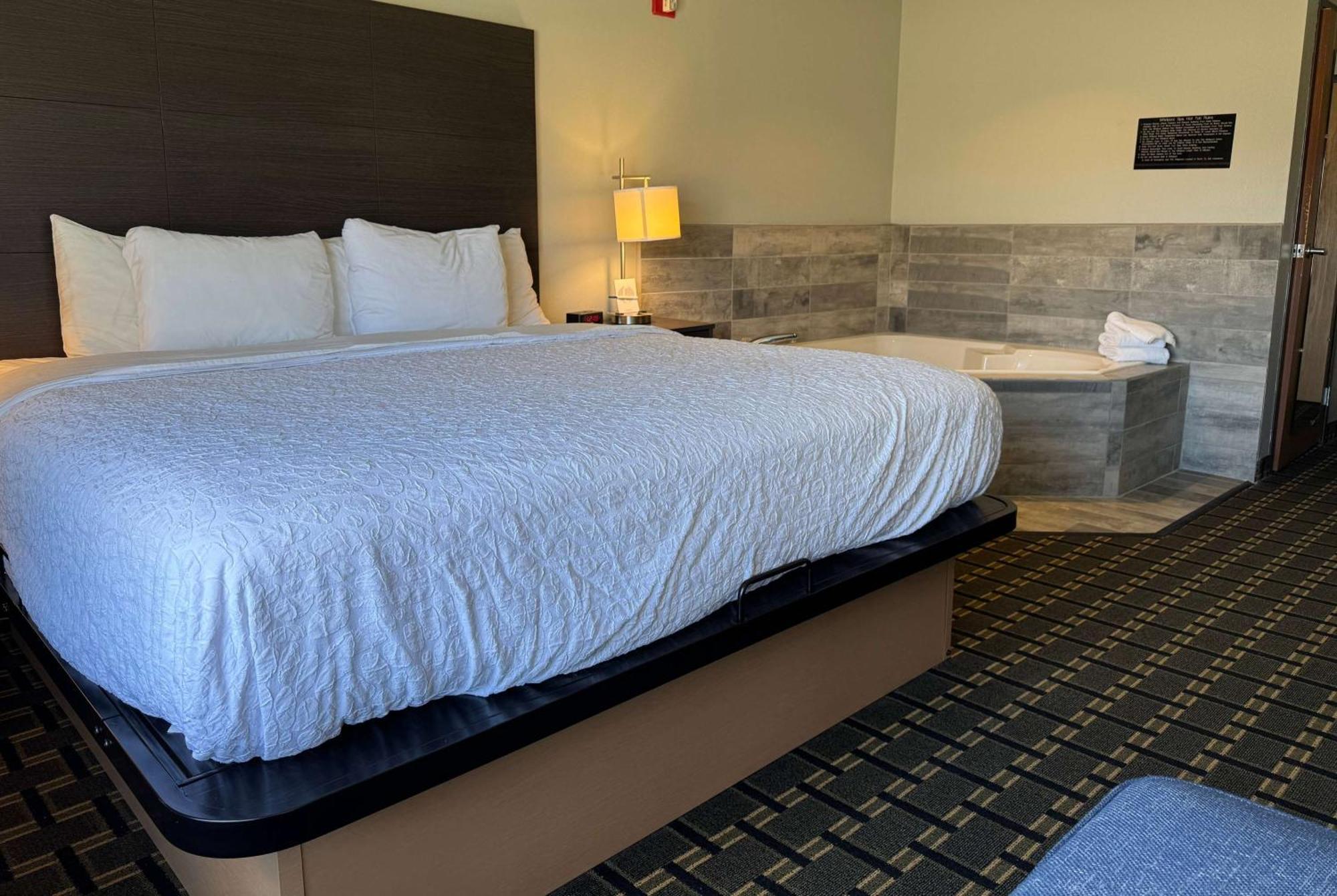 Americinn By Wyndham Columbus Wisconsin Экстерьер фото