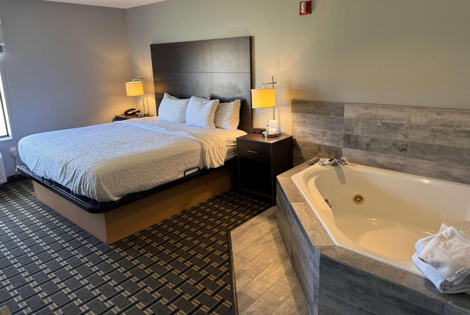 Americinn By Wyndham Columbus Wisconsin Экстерьер фото