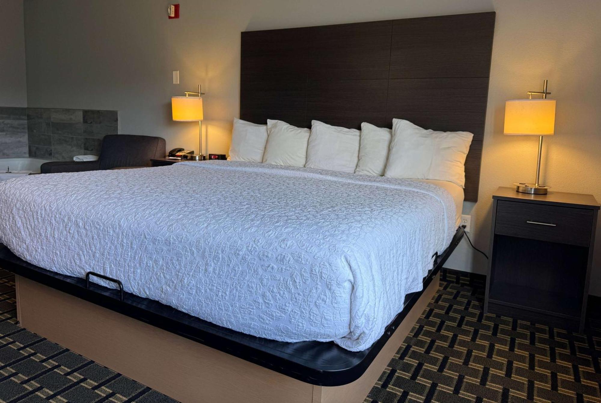 Americinn By Wyndham Columbus Wisconsin Экстерьер фото