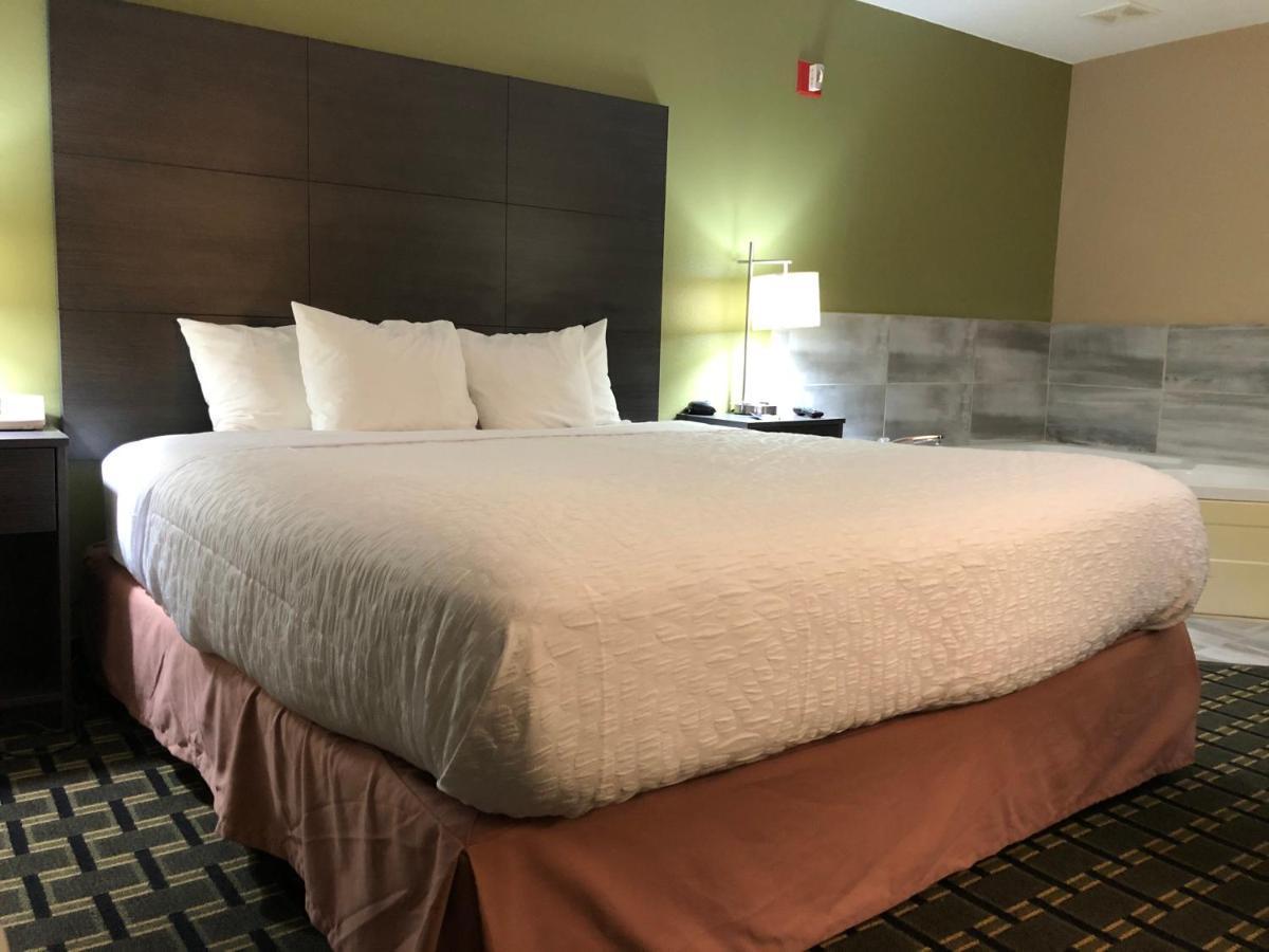 Americinn By Wyndham Columbus Wisconsin Экстерьер фото