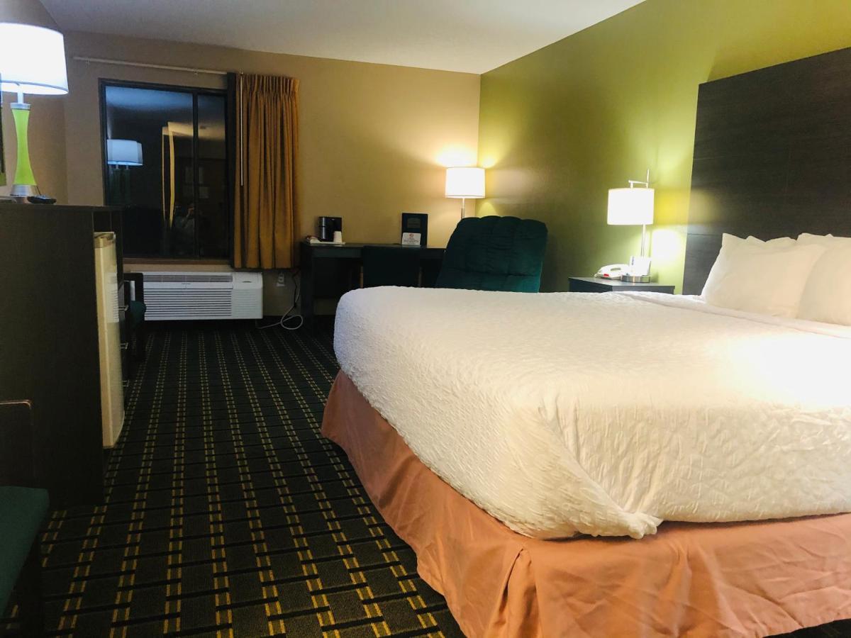 Americinn By Wyndham Columbus Wisconsin Экстерьер фото