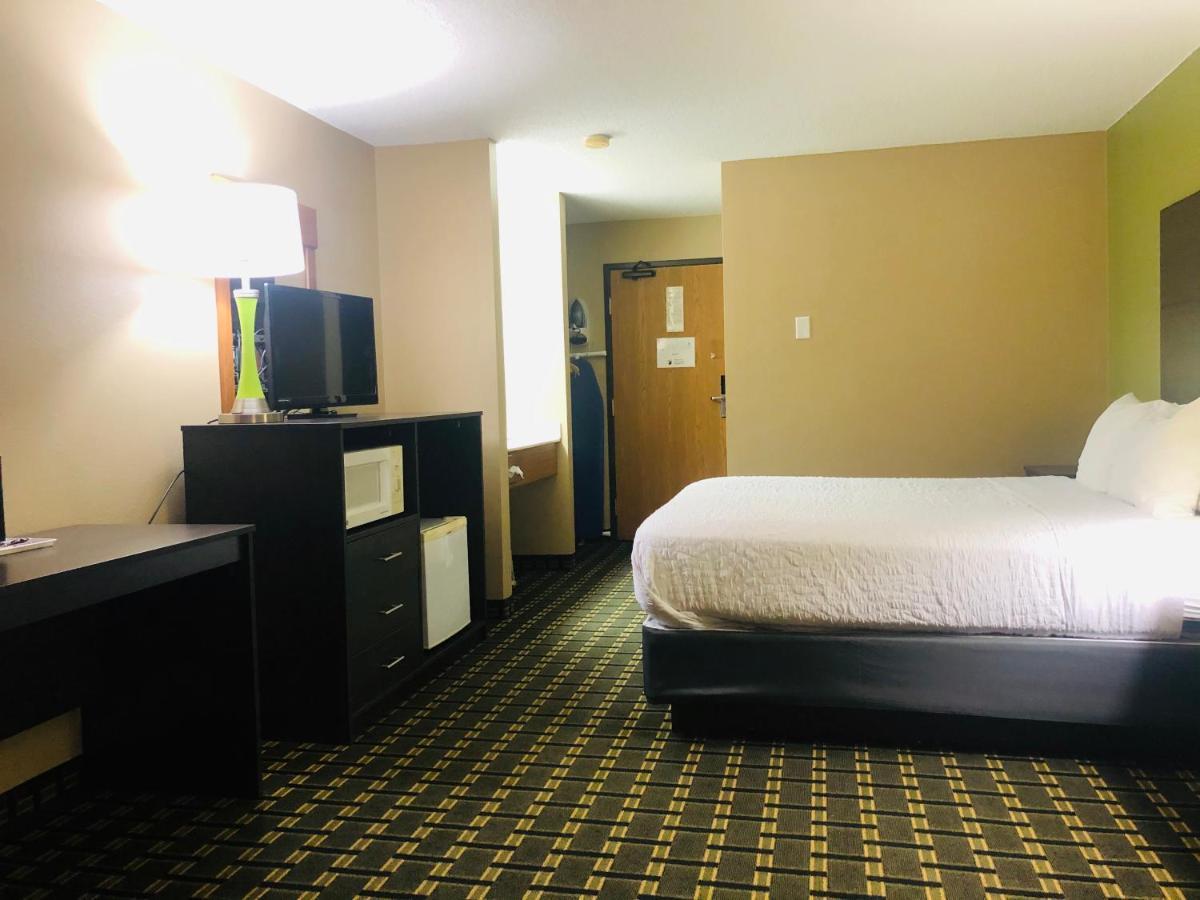 Americinn By Wyndham Columbus Wisconsin Экстерьер фото