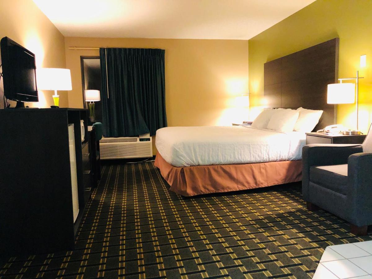 Americinn By Wyndham Columbus Wisconsin Экстерьер фото
