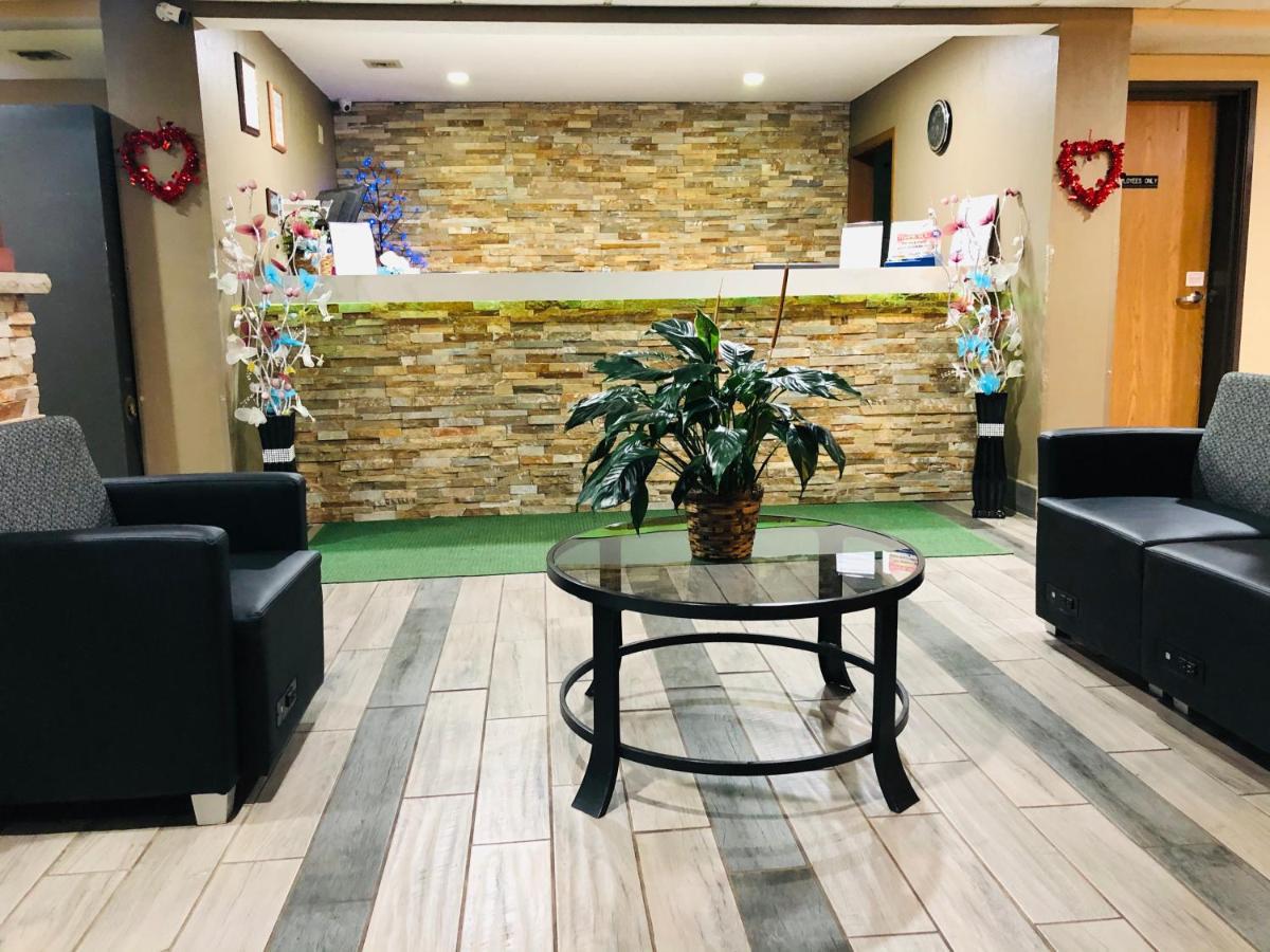 Americinn By Wyndham Columbus Wisconsin Экстерьер фото